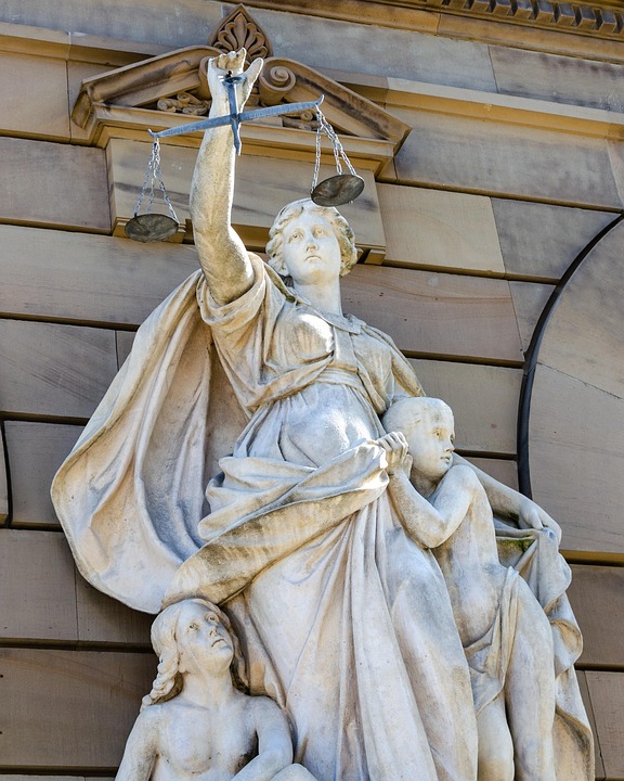 Statue allégorique de la Justice