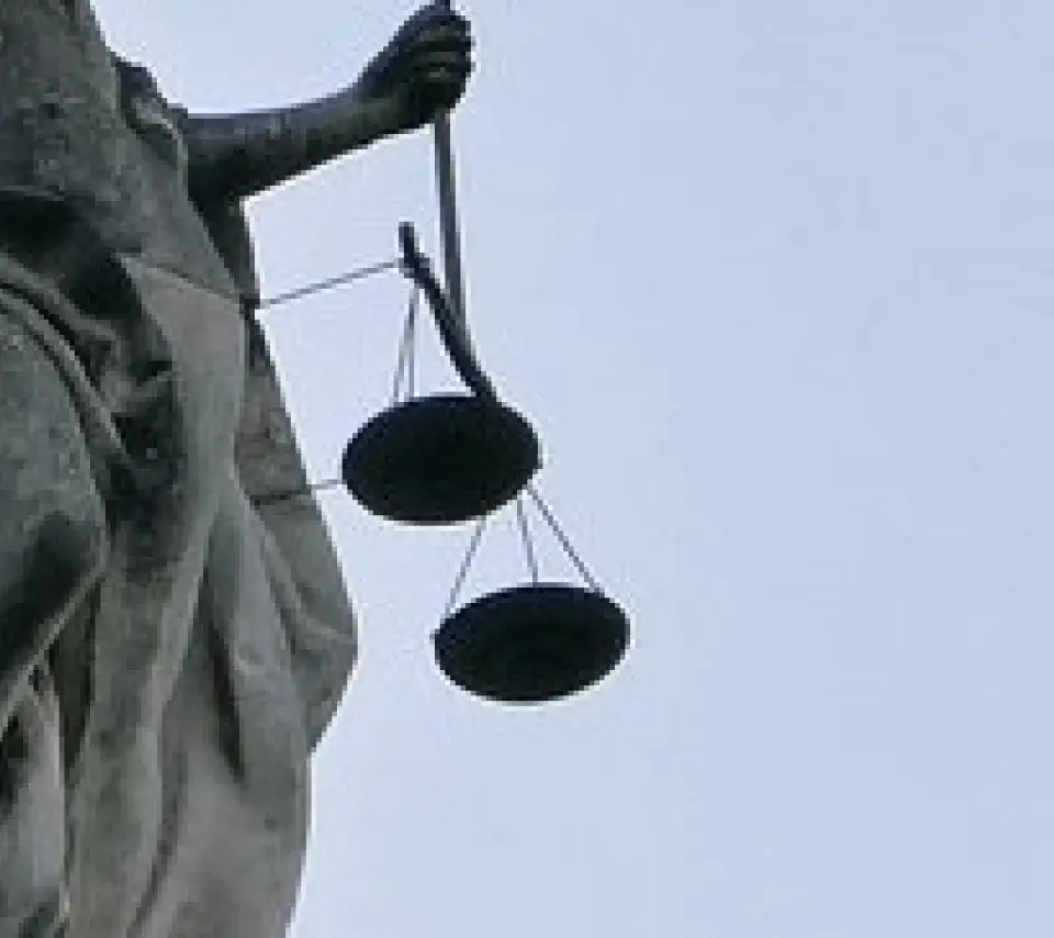 Image statue symbole de la Justice