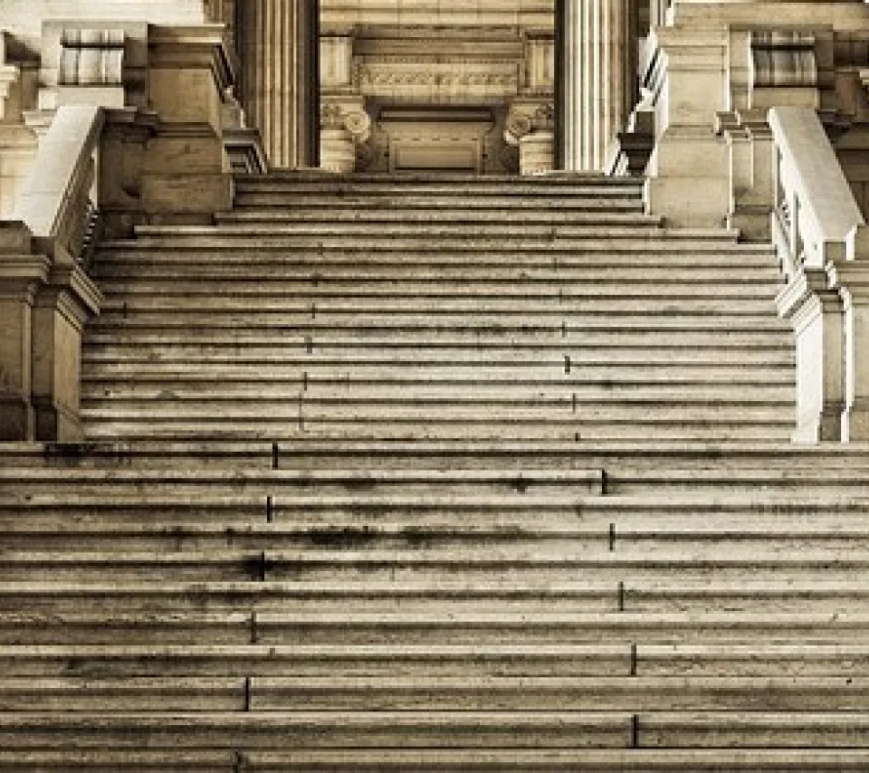 Image d'un escalier de pierre