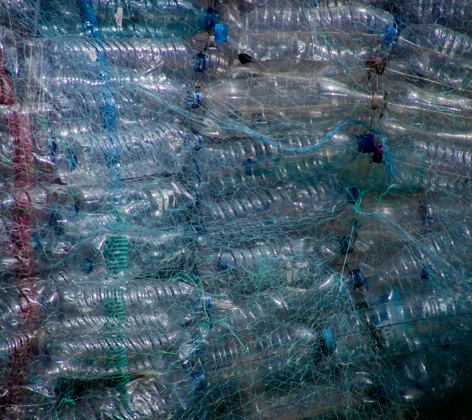 Photographie d'un amas de plastique